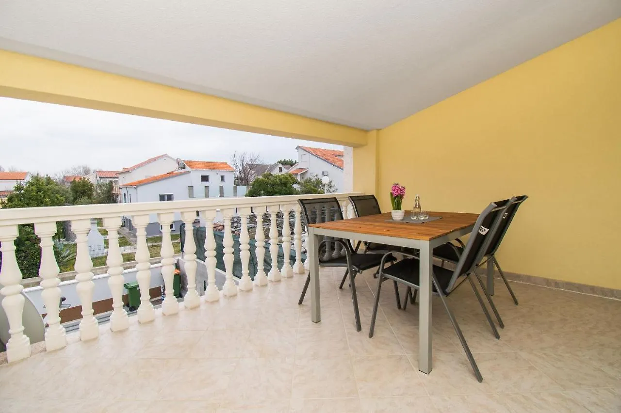 Apartment Tommy Privlaka  Privlaka (Zadar)